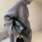 Lovja® - Grauer einfarbiger Pullover mit hohem Halsausschnitt