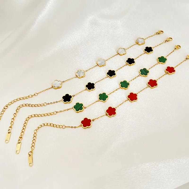 Scarlette | luxusarmband mit grünem blumenanhänger