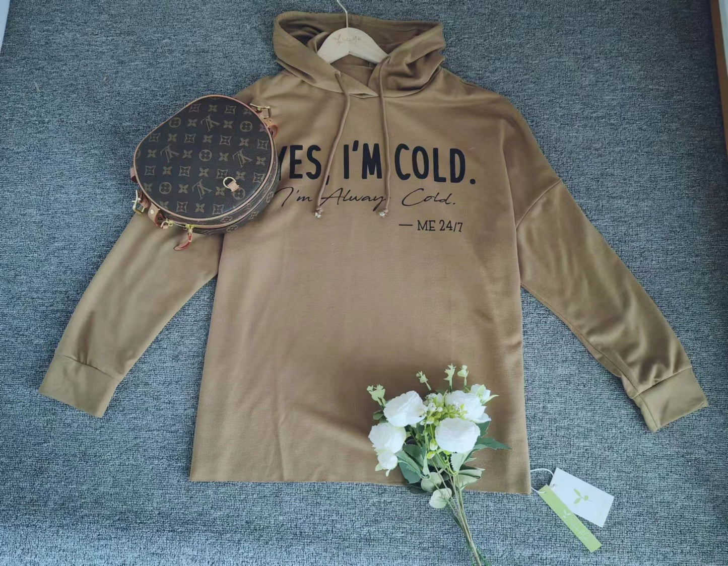 Even&Vil® - Braunes langärmeliges Sweatshirt mit Buchstaben