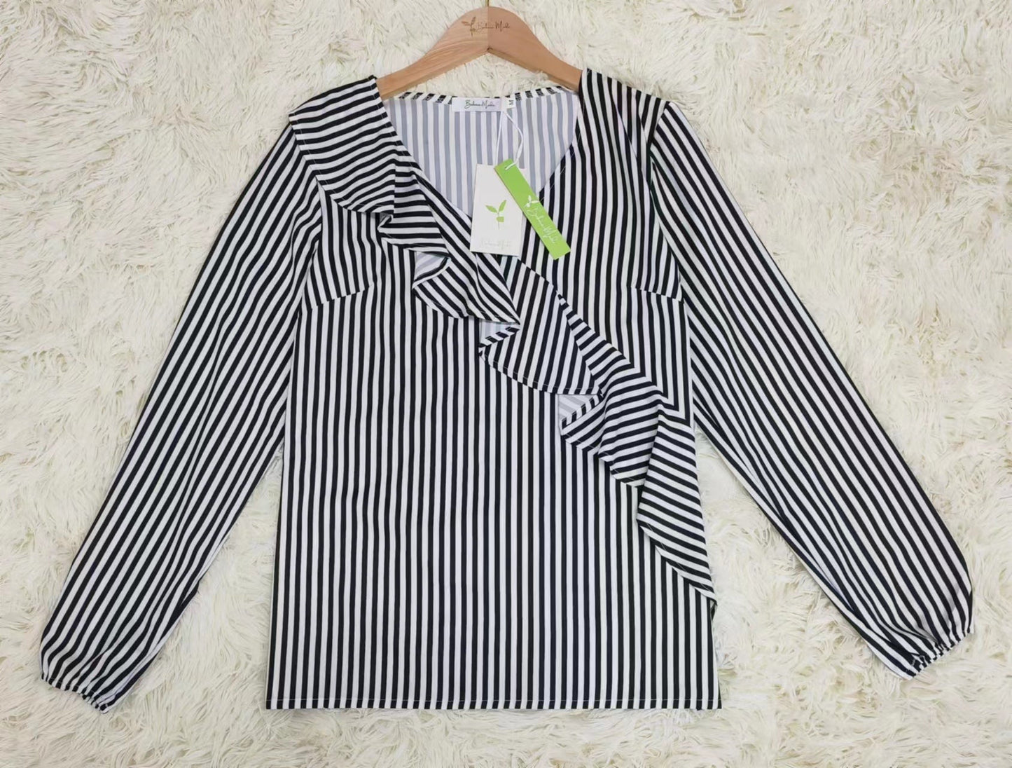 FallStil® - Gekräuseltes schwarz-weiß gestreiftes langärmeliges Top