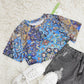 SpringStil® - Wunderschönes kurzärmeliges Top mit blauem Aufdruck