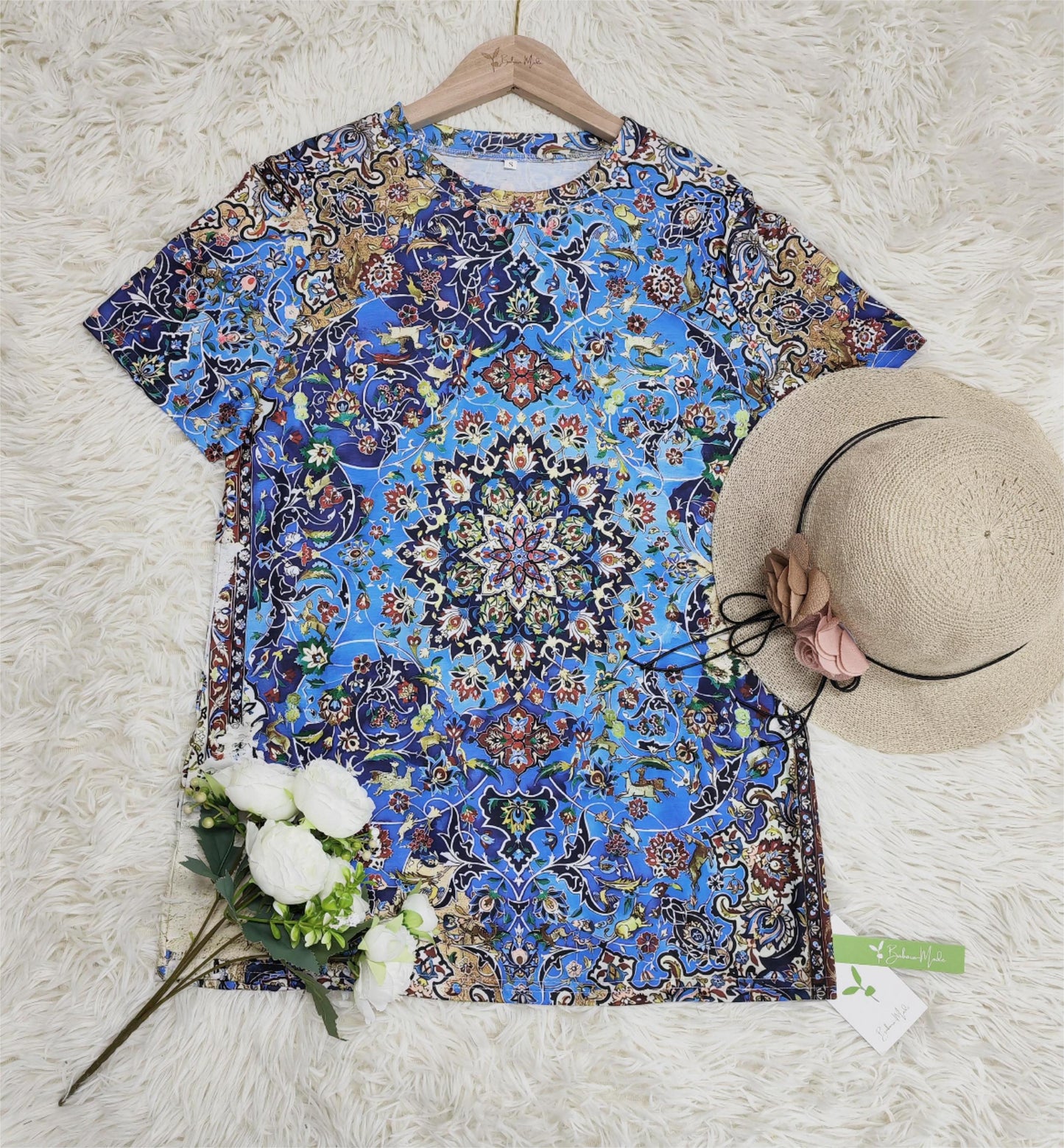 SpringStil® - Wunderschönes kurzärmeliges Top mit blauem Aufdruck