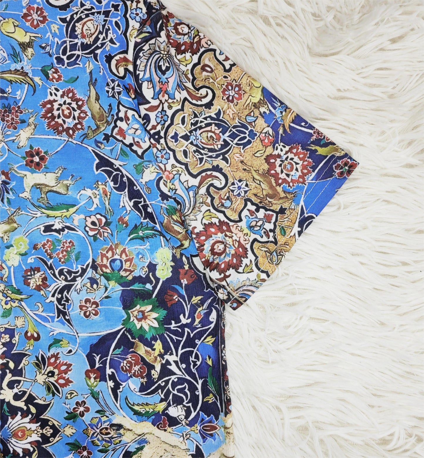 SpringStil® - Wunderschönes kurzärmeliges Top mit blauem Aufdruck