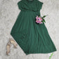 Naturlux® - Grünes Midikleid mit plissiertem Frontschlitz und Juwelen