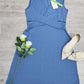 FallStil® - Blaues ärmelloses Midikleid mit V-Ausschnitt und verdrehter Front
