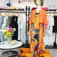 FallStil® - Orangefarbenes Midikleid mit halben Ärmeln und V-Ausschnitt