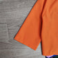 FallStil® - Orangefarbenes Midikleid mit halben Ärmeln und V-Ausschnitt
