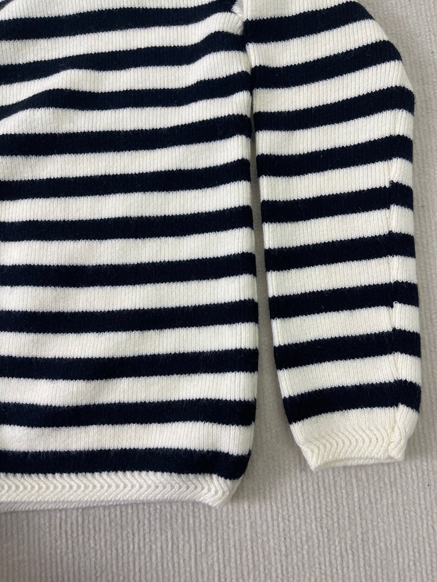 StrickSinn® - Schicke langärmelige gestreifte Strickjacke