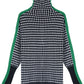 Even&Vil® - Grün gestreifter Pullover mit schwarzem und weißem Rautenmuster