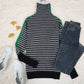Even&Vil® - Grün gestreifter Pullover mit schwarzem und weißem Rautenmuster