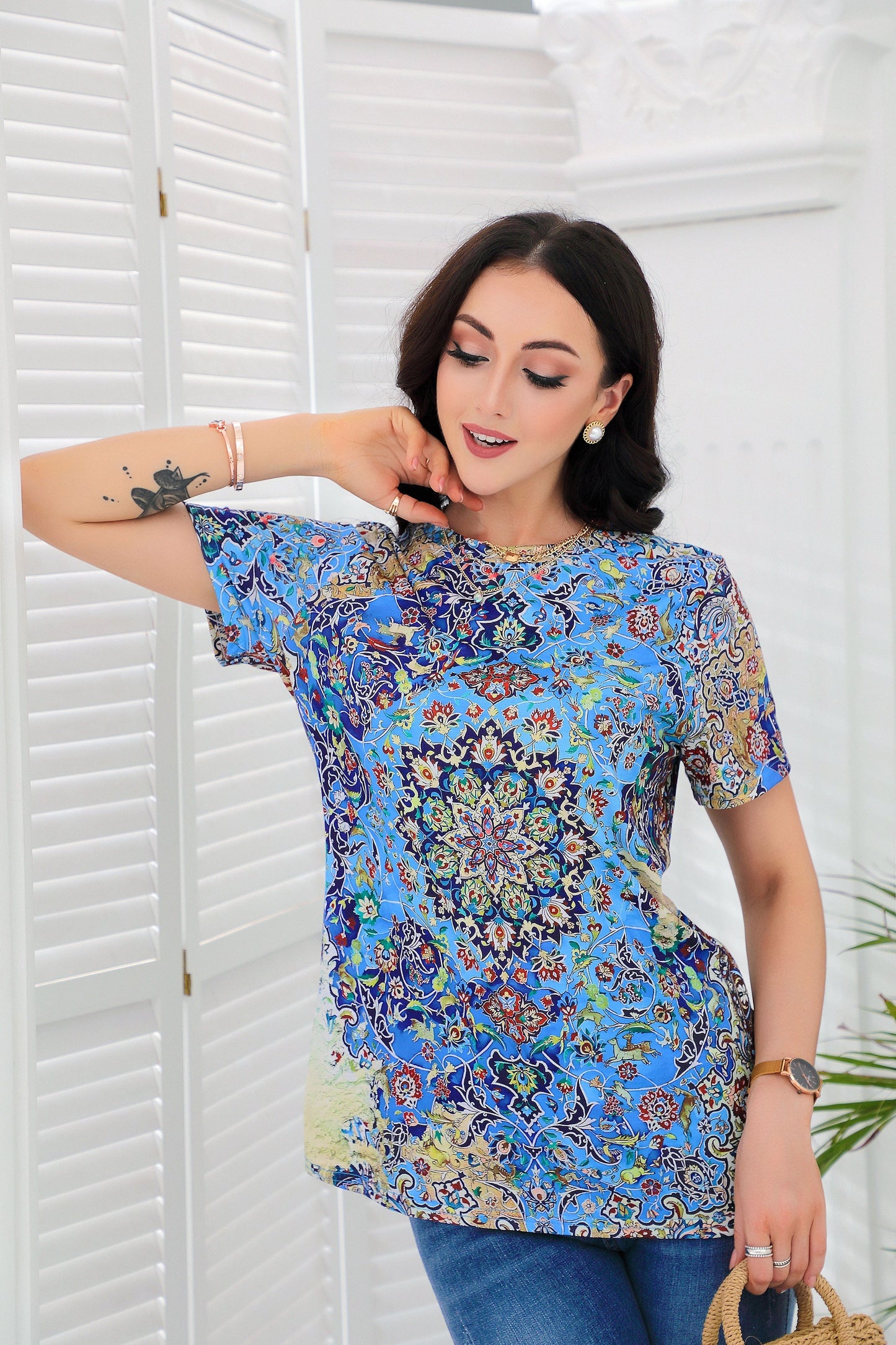 SpringStil® - Wunderschönes kurzärmeliges Top mit blauem Aufdruck