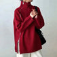 Scarlet | Roter einfarbiger Pullover mit hohem Halsausschnitt