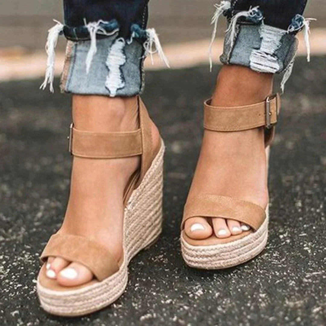 Jean - Elegante Frauenschuhe mit Gürtel