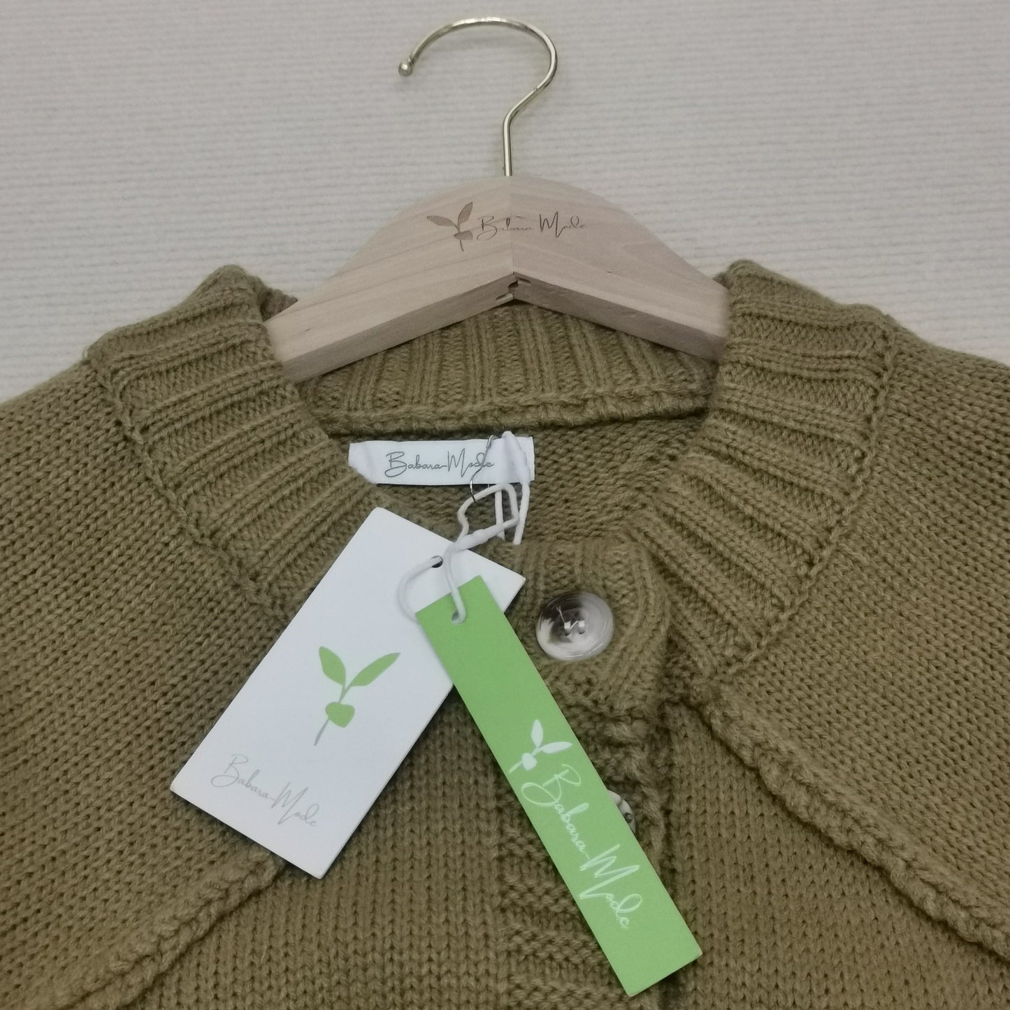 PureWear® - Hochgeschlossener Pullover mit übergroßen langen Ärmeln und Knopfleiste