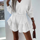 Stilvoller Rüschen-Shorts-Anzug mit Kapuzendesign und femininen Details