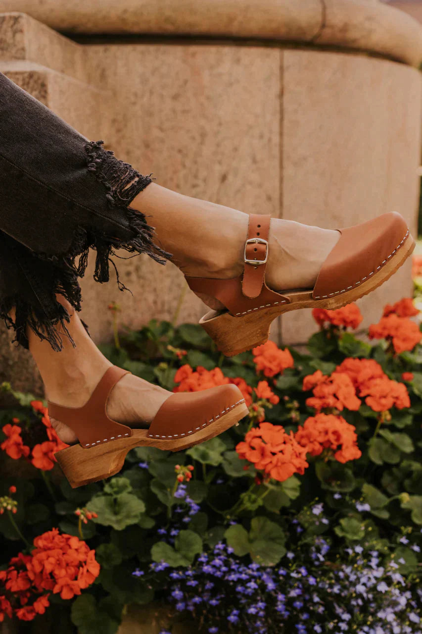 CORINNA - Stylische und bequeme Clogs