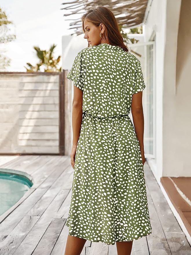 Schickes Midikleid mit Tupfenmuster und Taillenband