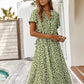 Schickes Midikleid mit Tupfenmuster und Taillenband