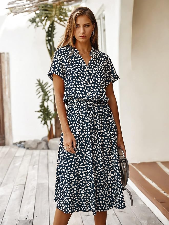 Schickes Midikleid mit Tupfenmuster und Taillenband