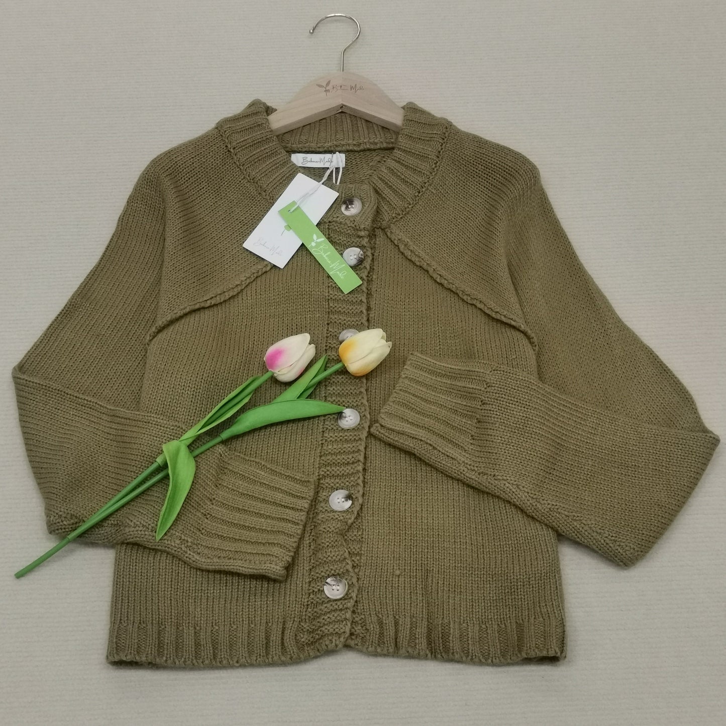 PureWear® - Hochgeschlossener Pullover mit übergroßen langen Ärmeln und Knopfleiste