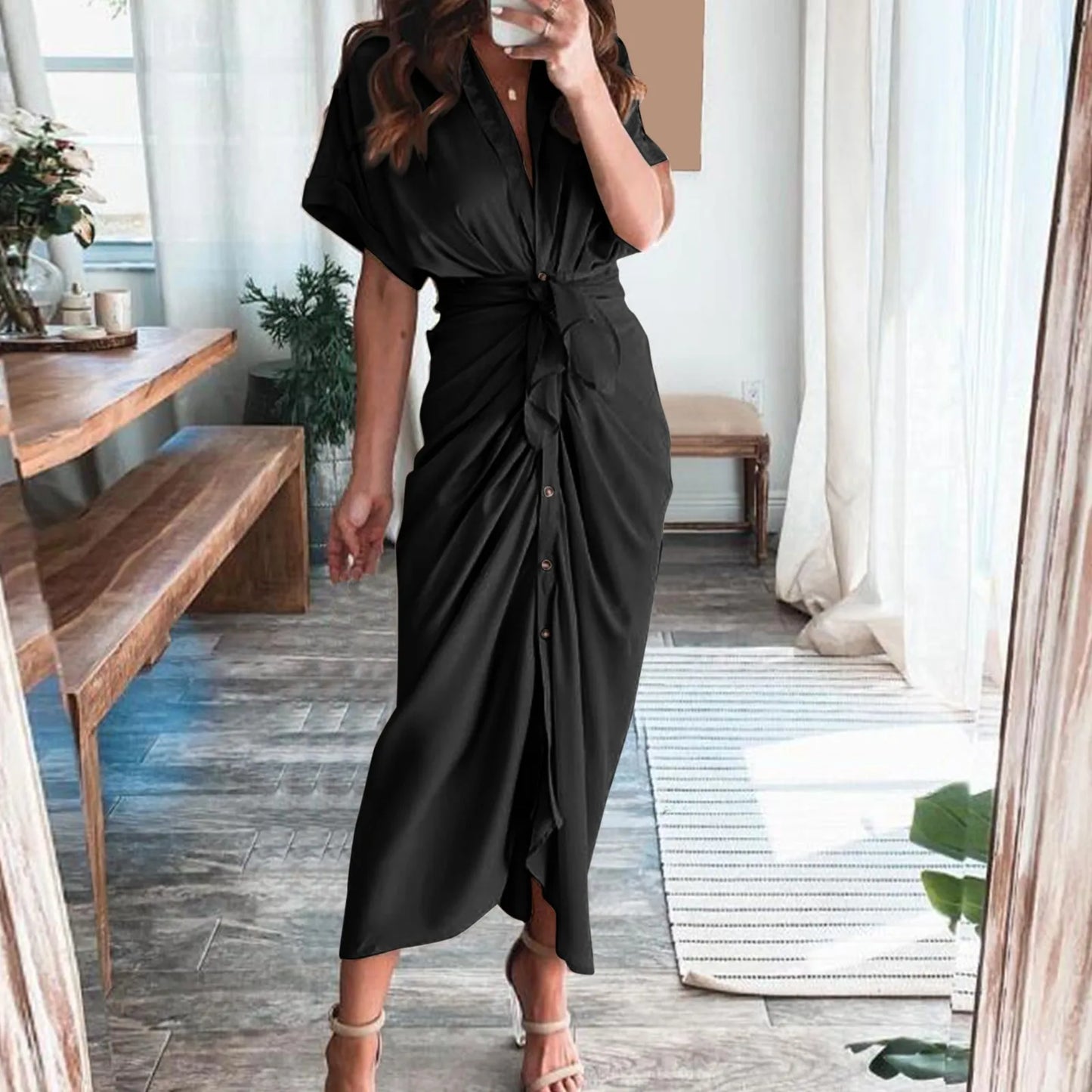 Helena - Beiges Wickelkleid mit Eleganz