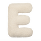 Das flauschige Boucle-Buchstaben-Kissen