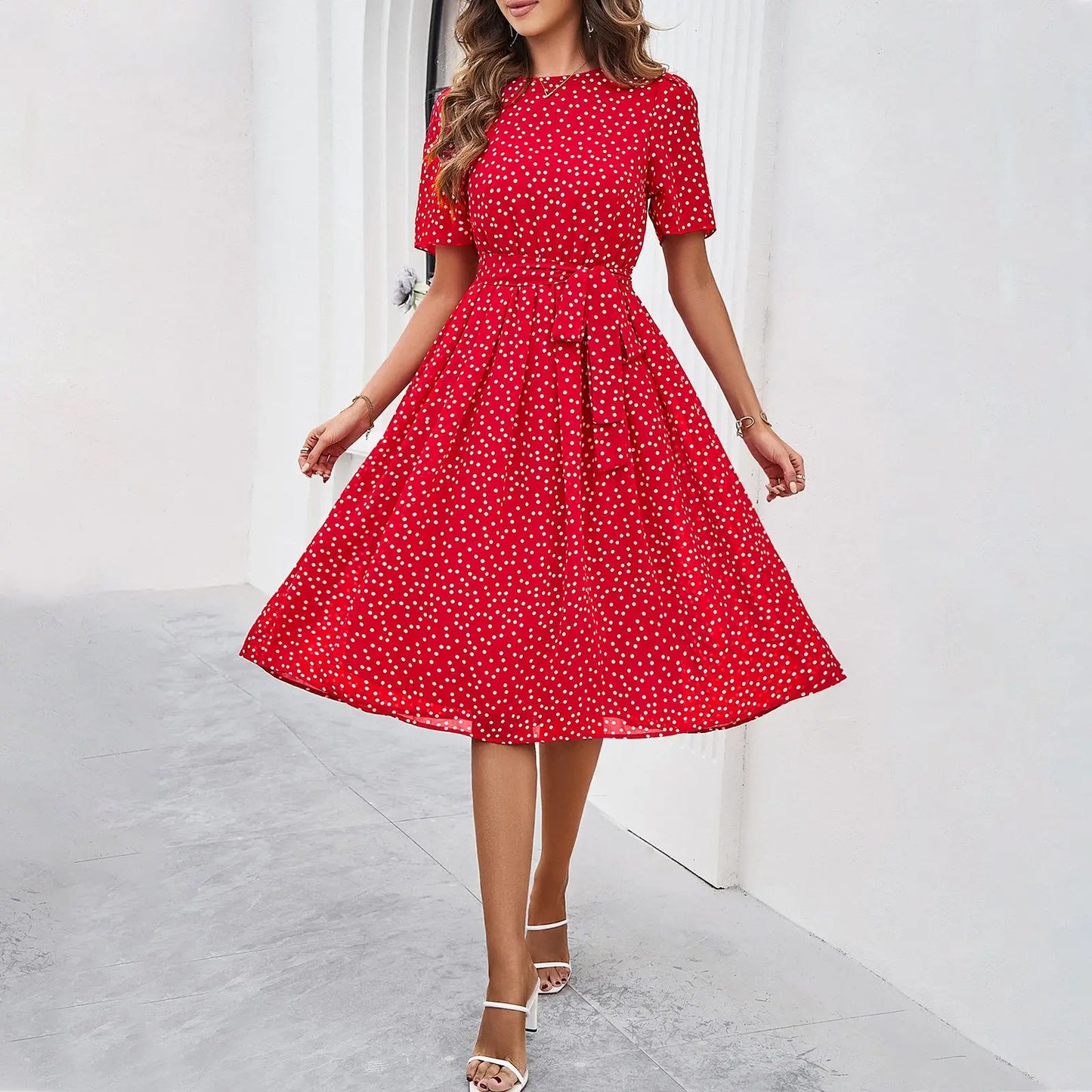 Charlotte - Graues Tupfenkleid im Retro-Stil