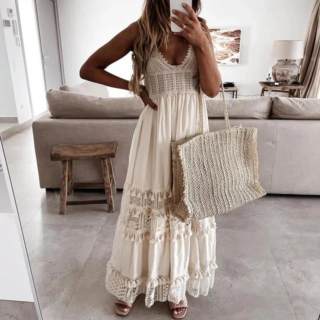 Emilia - Weißes Spitzenkleid mit V-Ausschnitt