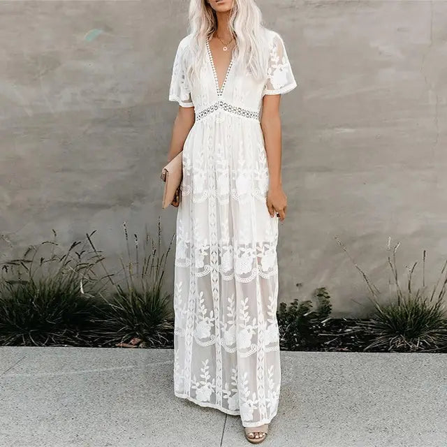 Emilia - Weißes Spitzenkleid mit V-Ausschnitt
