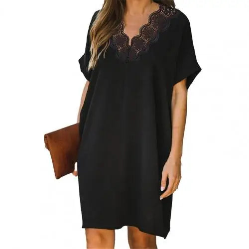 Emilia - Schwarzes Kleid mit Spitzendetail