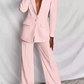Stilvolles set bestehend aus edlem blazer und eleganter hose