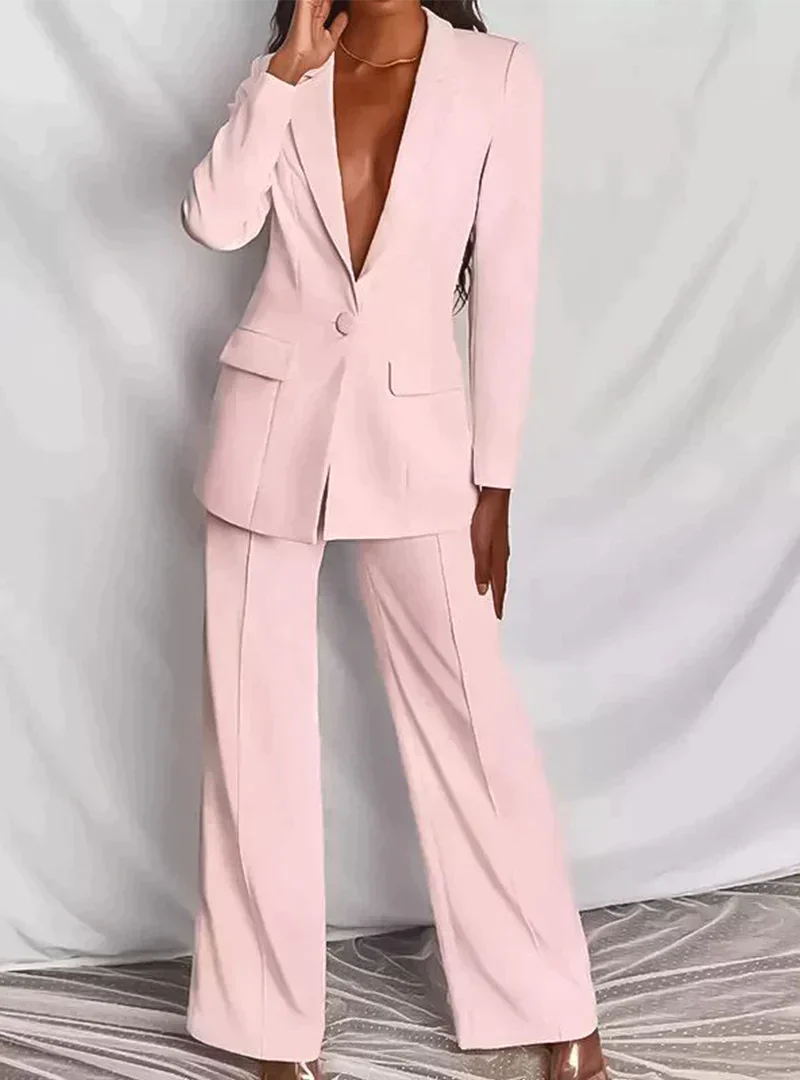 Stilvolles set bestehend aus edlem blazer und eleganter hose