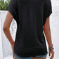 Schwarzes T-Shirt mit Spitzen-V-Ausschnitt - Clara
