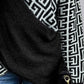 FallStil® - Langärmliger Wickelpullover mit Geo-Muster und kontrastierender Spitze