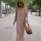 Amber - Modisches Kleid mit braunem Muster