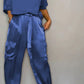 Kleya - Zweiteiliger Anzug aus glattem Satin mit halblangem Oberteil und Hose für Damen