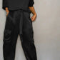 Kleya - Zweiteiliger Anzug aus glattem Satin mit halblangem Oberteil und Hose für Damen