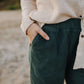 CORDHOSE LINA | SCHWARZ UND GRÜN AUS 100% BIO-BAUMWOLLE